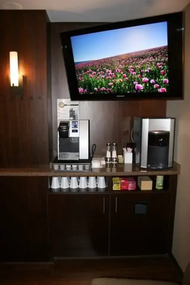 The beverage bar in the waiting area